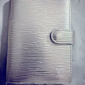 *~Louis Vuitton Black Epi Leather ~ Medium Ringed Agenda Cover ~ Made In France